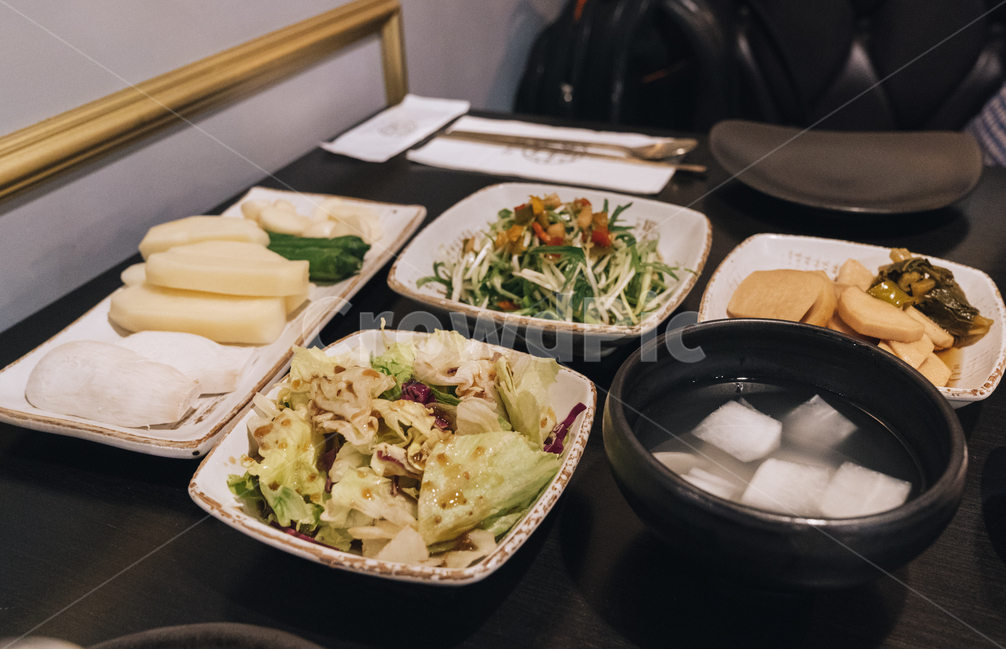 상차림,고추,감자,샐러드,동치미,밑반찬,food,음식,식재료,요리,food,cook,meal,dishes,food reserves,채소,야채,vegetables,한식,한국음식,한국요리,korean food,korean dishes,korean meal,korean cook