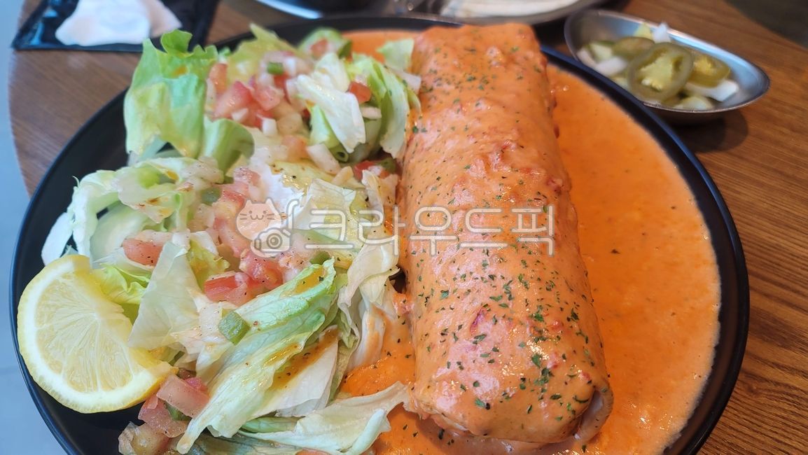 치킨부리또,비프부리또,쉬림프부리또,멕시코요리,남미요리,양식,상큼한샐러드,food,음식