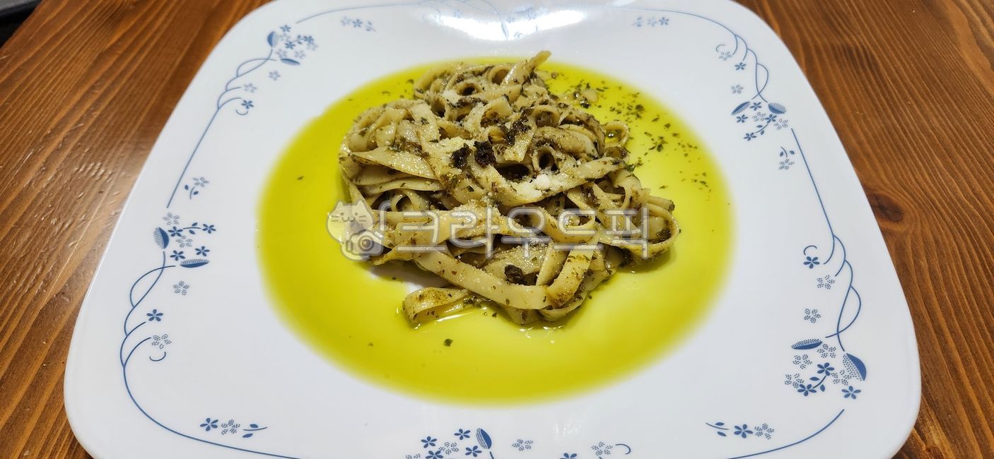 파스타,바질파스타,바질페스토파스타,오일파스타,요리,음식,food,dish,meal,식사,양식,이탈리안