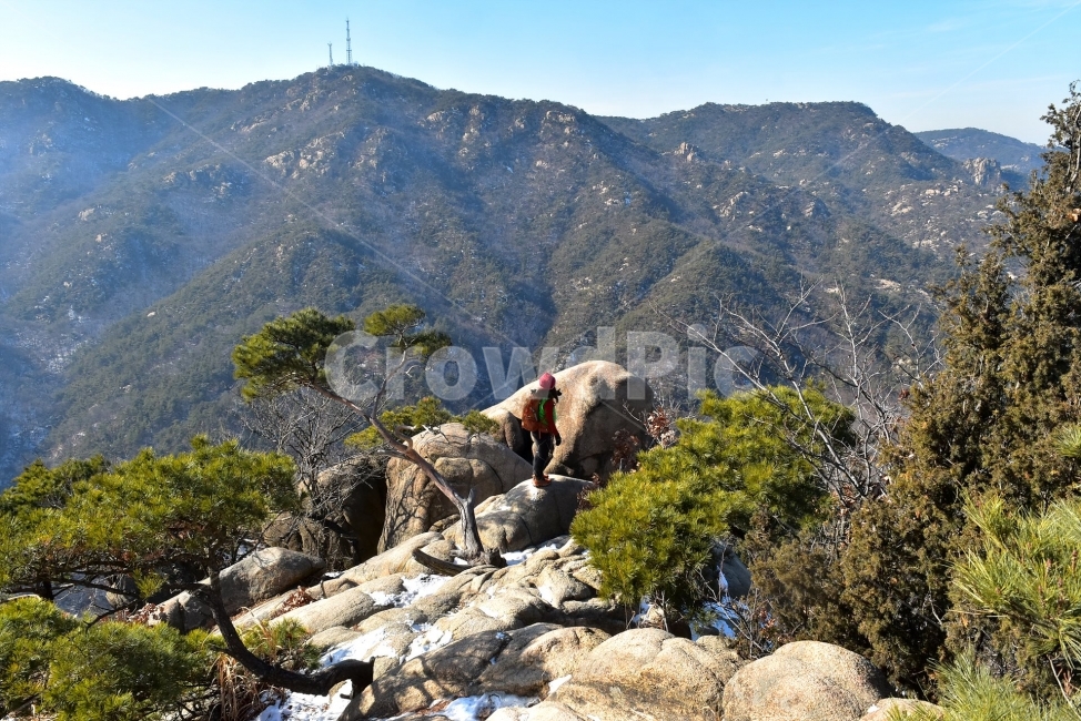 관악산,풍경,겨울,자연,눈,스포츠,등산,산행,nature,snow,겨울풍경,느낌,아름다운,신비로운,경이로운,기암,바위,암봉,암릉,다큐,필,힐링,명산,landscape,winter,season,트레킹,100대명산,인기명산,조망,전망,정부청사,6봉,수목원능선,바윗길,암릉길,명품송,소나무,한국자연풍경,한국자연경관,korea,관양능선,팔봉능선,국기봉,겨울,계절,winter,season,자연,풍경,nature,landscape,한국자연풍경,한국자연경관,korea nature landscape,mountain range,산맥,mountain,산,outdoors,옥외