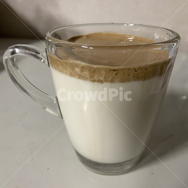 milk,우유,음주,마실것,coffeecup,beverage,컵,cup,커피컵,drink,달고나,라떼,달고나커피,커피,띠기,달고나라떼