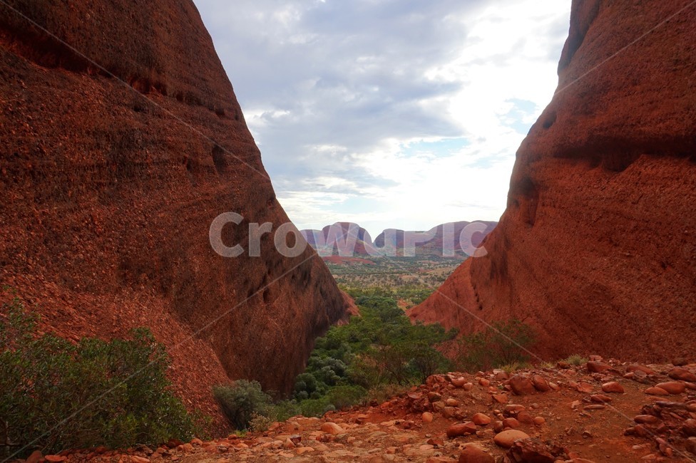 울룰루,호주,uluru,australia,사막,nature,자연,outdoors,옥외,카타추타,카타주타,대자연,katatjuta,산,돌산,트레킹,웅장한