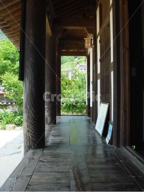 한옥집,툇마루,마루,나무기둥,floor,바닥,복도,한국전통,한국문화,korean traditional,korean culture