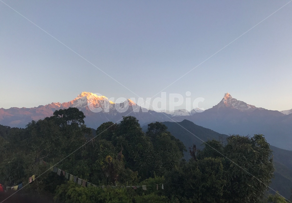 네팔,히말라야,자연,산봉우리,산,봉우리,설산,눈덮힌산,일출,sunrise,nepal,mountain,nature,네팔문화,깃발,하늘,sky,자연,풍경,nature,landscape,해외,외국,세계,foreign,oversea,world,세계자연풍경,해외자연풍경,외국자연풍경,world nature landscape,outdoors,옥외,mountain range,산맥,peak,피크