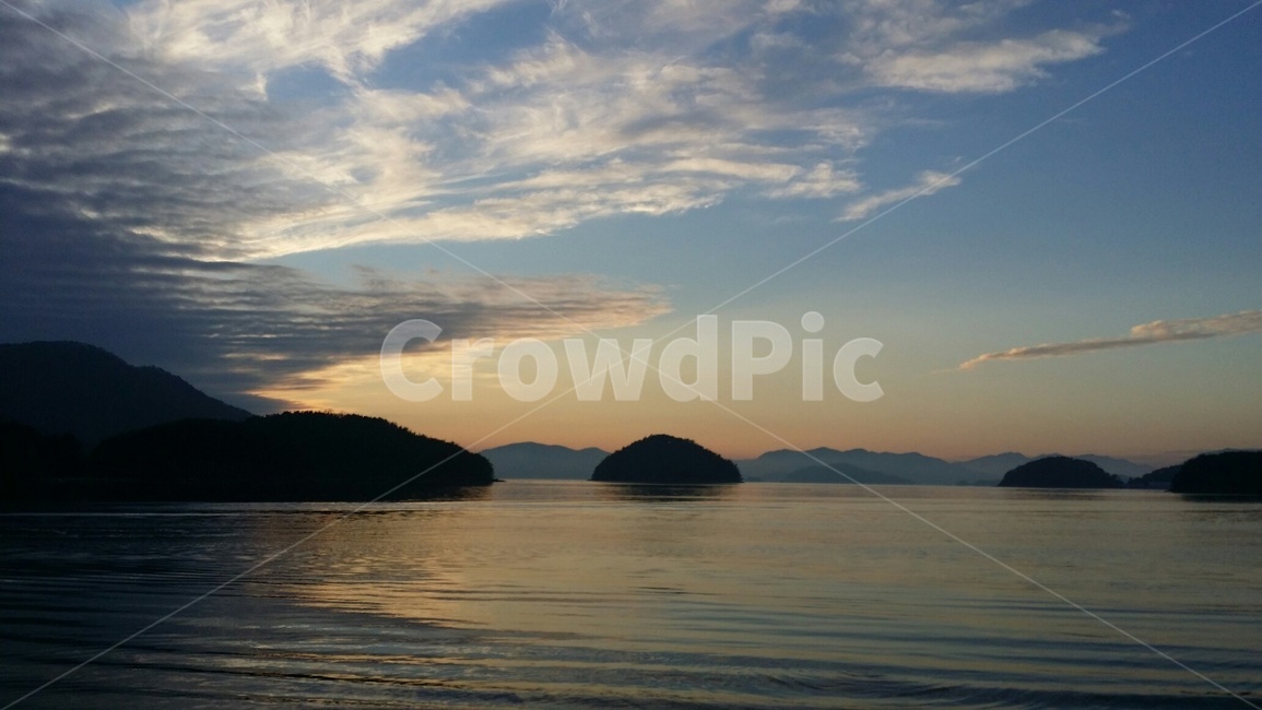 nature,자연,outdoors,옥외,shoreline,해안선,water,물,sea,바다,ocean,대양,coast,연안,노을,sunset,섬,island,구름,cloud,평화,peace,고즈넉,quiteness,calm