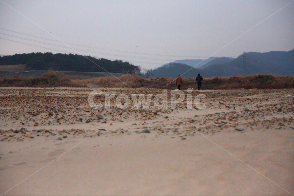 겨울,풍경,강변,모래,흐린날,자연,풍경,nature,landscape,ground,바닥,road,도로,dirt road,흙길,gravel,자갈