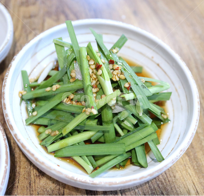 부추,부추무침,무침,야채,반찬,깨,음식,식재료,요리,food,cook,meal,dishes,food reserves,한식,한국음식,한국요리,korean food,korean dishes,korean meal,korean cook