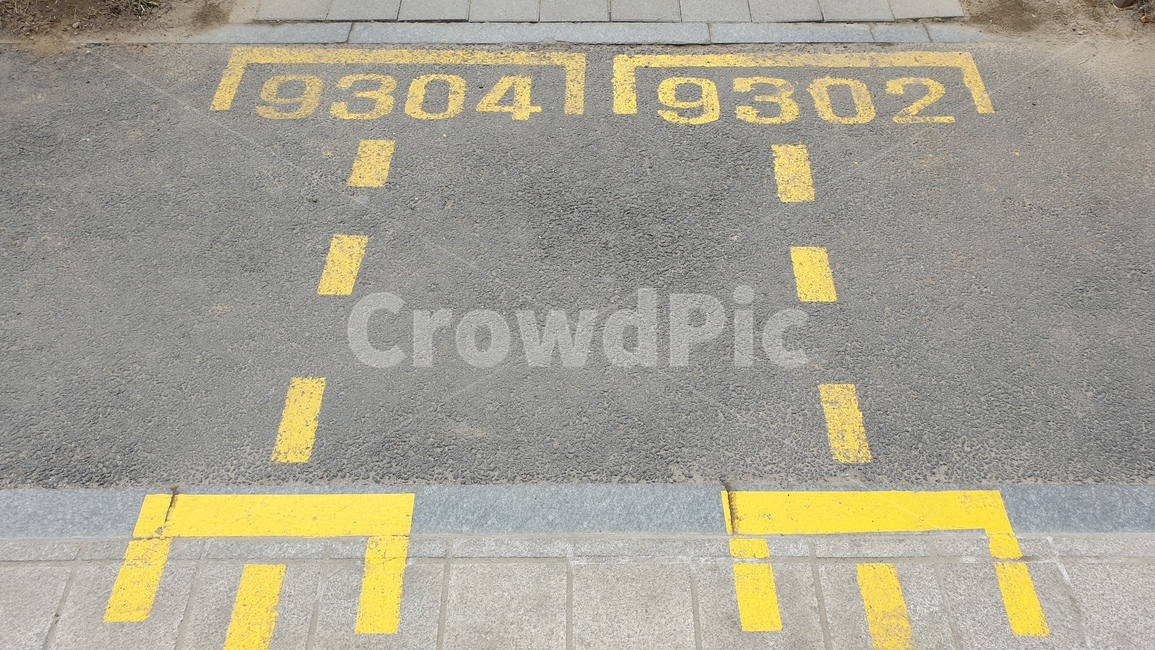 광역버스,버스정류장,버스줄서기,경기도버스,수도권버스,아스팔트,tarmac,타맥,asphalt