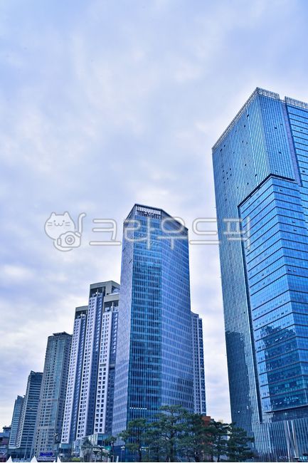 financier,city,rectal,skyline,office,building,sash,grass,land mark,company,high rise building,big city,Officetels,office building,architecture,building area,business,town,officebuilding,metropolis,real estate,center,stock market,downtown,seoul,highrise,ur