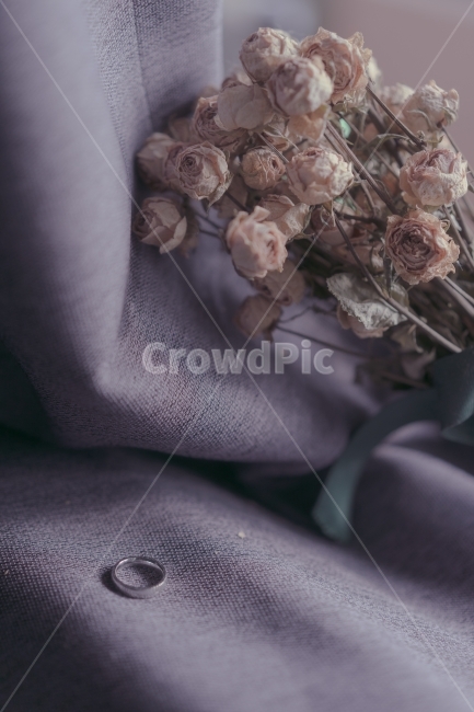 반지,이별,말린장미,드라이플라워,로맨스,인테리어,꽃,flower,실내용화초,화분,화초,house plant,감성,sensible,feeling,인테리어,실내디자인,interior design