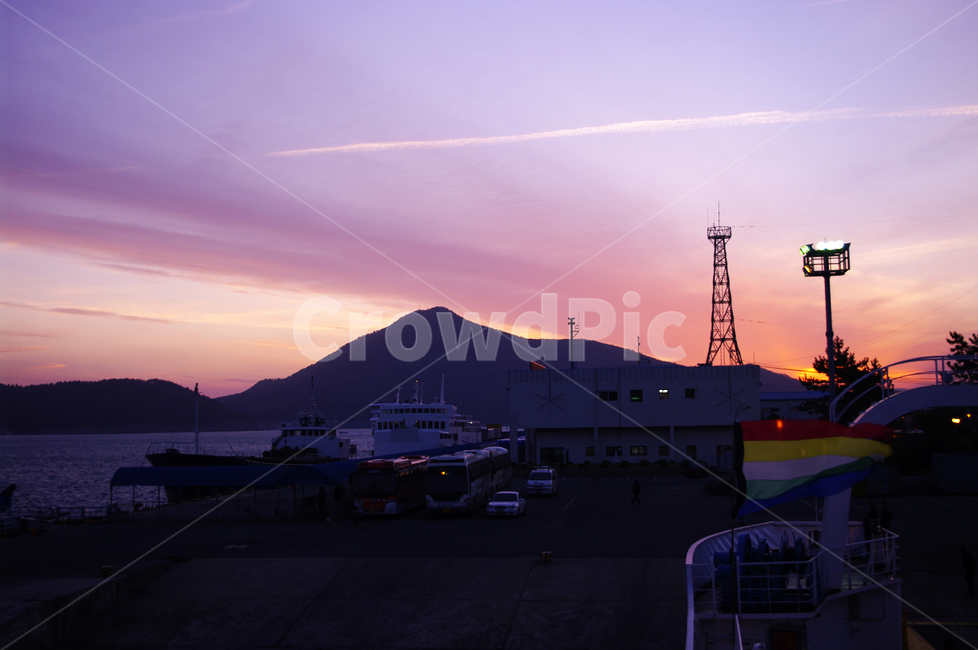 일출,sunrise,바다,풍경,여객선,배,섬,항구,노을,하늘,구름,자연,풍경,nature,landscape,automobile,자동차,car,차,vehicle,차량,transportation,교통