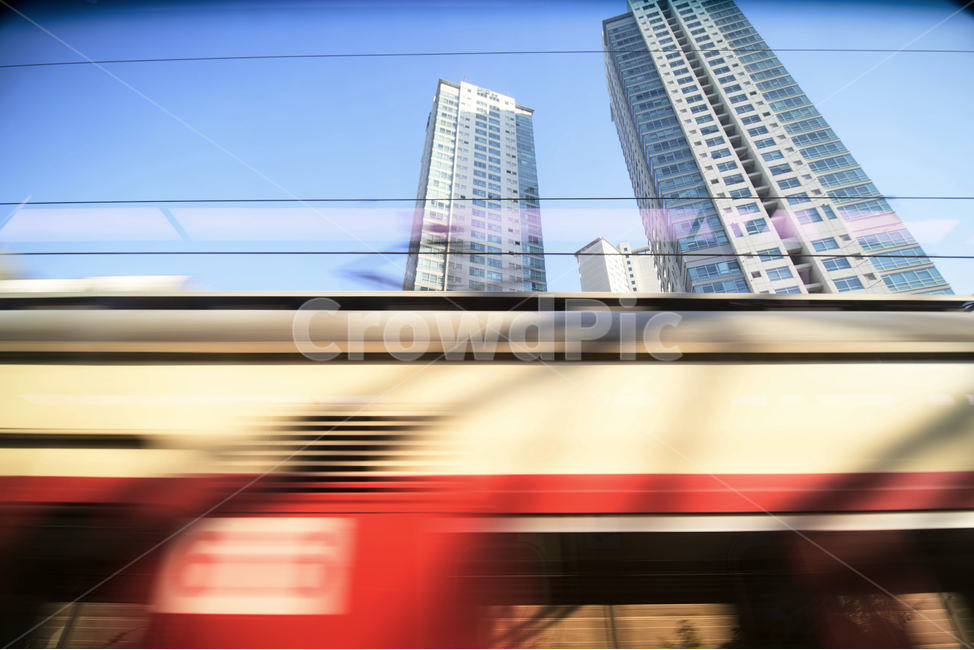 지하철,1호선,지하철1호선,창밖풍경,차창,흘러감,대비,도시,풍경,city,landscape,교통,교통수단,traffic,transportation