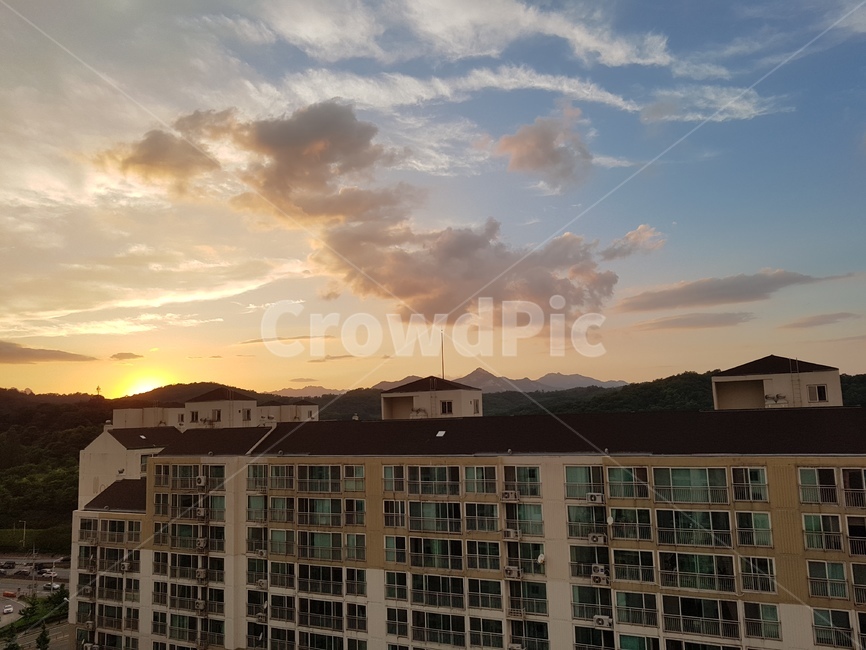 하늘,노을,구름,석양,해질녘,저녁,오후,건물,아파트,그라데이션,오렌지,주황