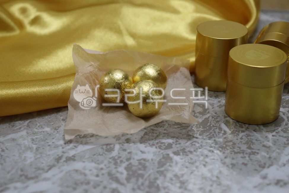 한약,보약,한방병원,한의원,공진단,건강,약,음식,금색