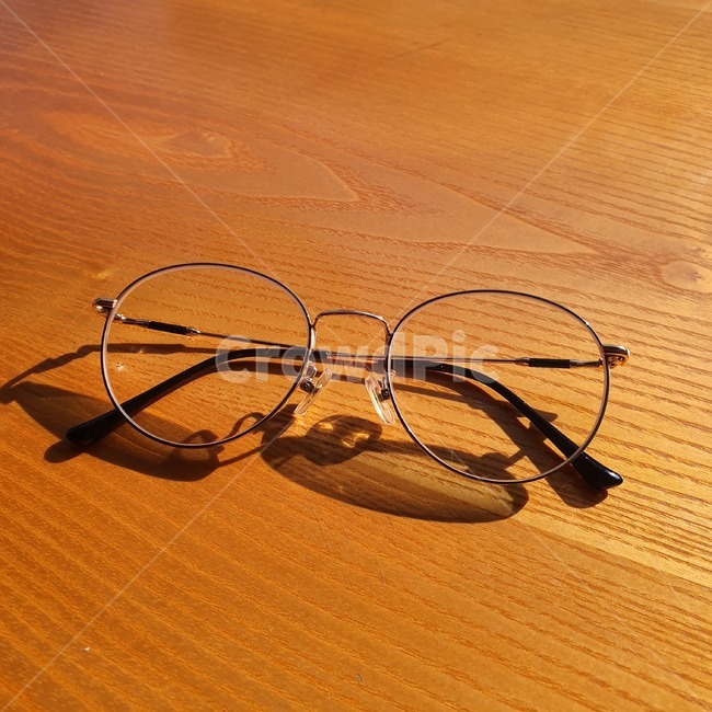 glasses,test taker,study,student glasses,Glasses shop,glasses shadow,glasses lenses,test study,lens