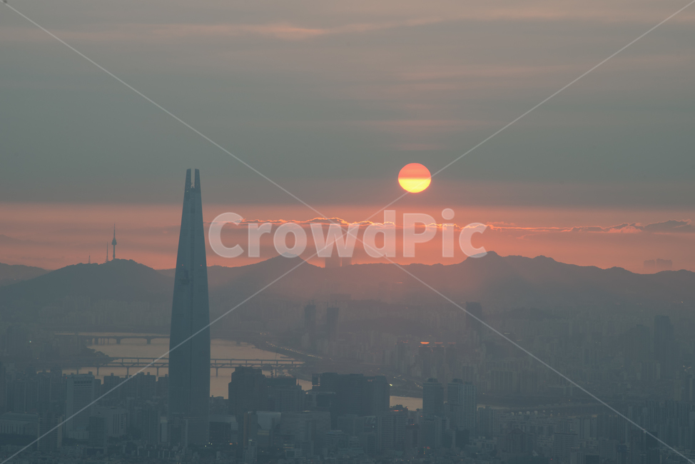 미세먼지,서울,시내,도심,한강,먼지,안개,초미세먼지,오후,구름,흐린,태양,해,공해,환경,하늘,풍경,스모그,대기,오염,뿌연,롯데월드,타워,랜드마크,대기오염,공기,빌딩,강남,잠실,건강,생활,날씨,환경오염,나쁨,환경문제,황사,호흡기,질환,배기가스,매연,일몰,남산타워,고층건물,건물,도시,풍경,city,landscape,한국도시풍경,한국도시경관,korea cityscape,랜드마크,landmark,tourist attraction,한국랜드마크,한국관광지,한국명소,korea landmark,korea tourist attraction,nature,자연,outdoors,옥외