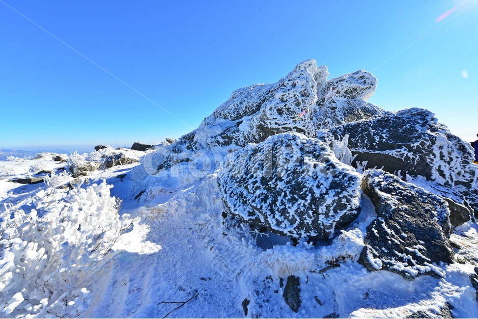mountain,산,nature,자연,outdoors,옥외,landscape,경치,scenery,풍경,mountainrange,산맥,snow,눈,덕유산,설천봉,향적봉,중봉,상고대,덕유산설경,겨울,계절,설경,겨울,계절,winter,season,자연,풍경,nature,landscape,한국자연풍경,한국자연경관,korea nature landscape