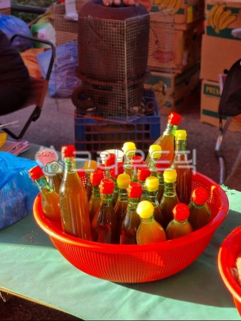 market,traditional market,countryside,oil market,perilla oil,Sesame oil,Traditional Market,sesame