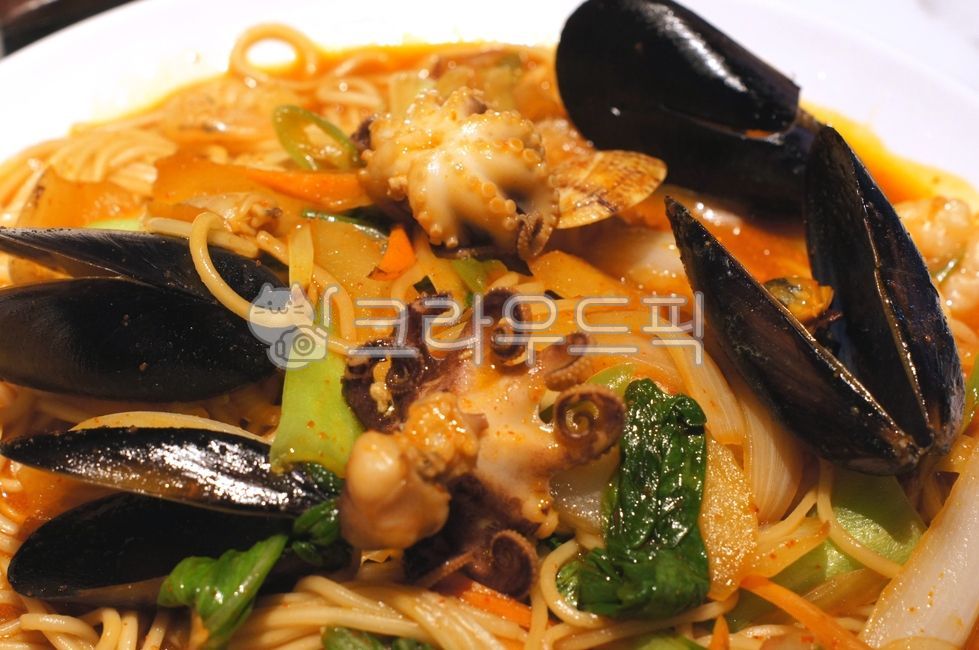 ,stirfriednoodles,saltedspicyradish,Spicy stirfried noodles,chinese,Stirfried seafood noodles,Chinese cuisine,Chinese style cucumber salad,pickledmustardstem,spicynoodles,chinesefood,Chinese home meal,noodles,Jachai,seafoodnoodles,Chinese food,zhci,Jjasai