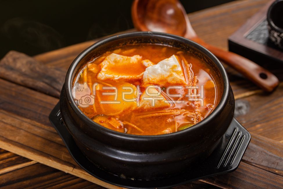 Soft tofu stew,tofu stew,stew dish,Korean stew,Korean food,traditional stew,spicy stew,warm stew,healthy food,Korean restaurant,soup dish,Korean traditional food,popular stew,home-cooked stew,delicious stew,spicy soft tofu,Korean home cook