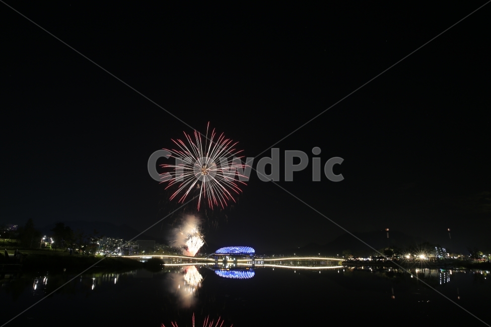 firework,불꽃놀이,야경,반영,호수공원,축제,밤하늘,야경,밤,풍경,nightscape,night,landscape,축제,행사,festival,carnival,event,nature,자연,outdoors,옥외