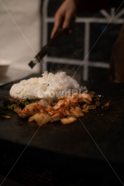 BBQ,instant rice,fried rice,finish,Kimchi Fried Rice,party