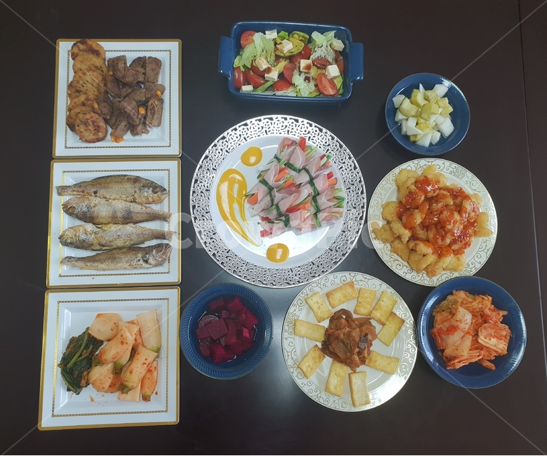 생신상,음식,생일상,생일잔치,가족모임,교자상,무쌈말이,굴비,동그랑땡,샐러드,음식,식재료,요리,food,cook,meal,dishes,food reserves,한식,한국음식,한국요리,korean food,korean dishes,korean meal,korean cook