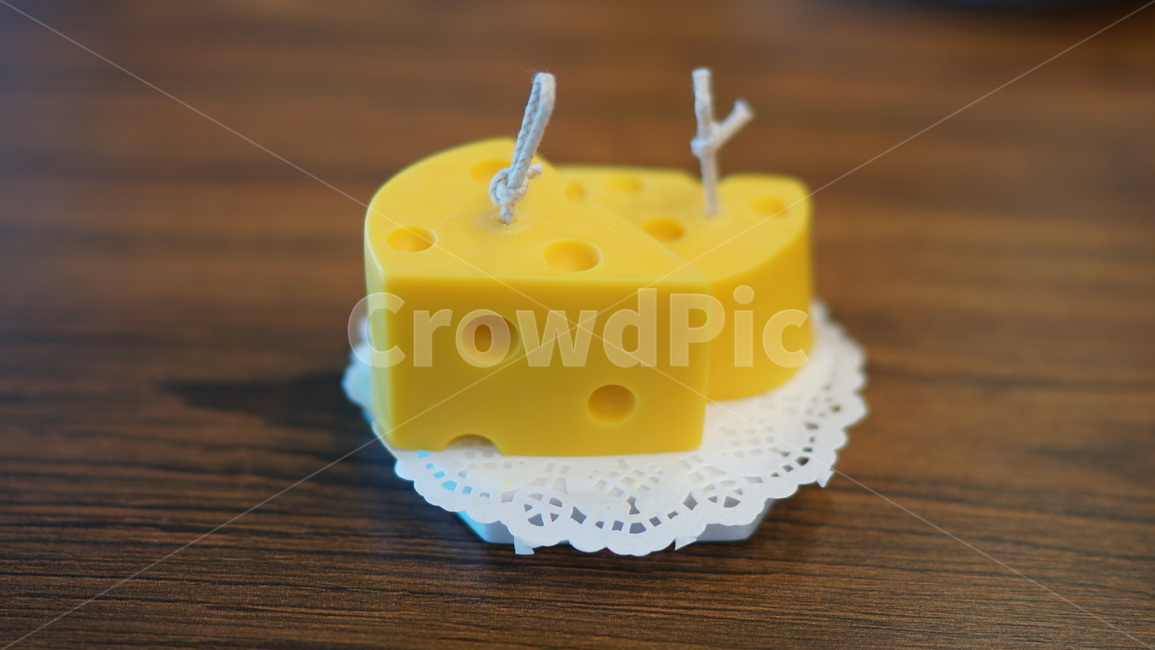 birthdaycake,디저트,dessert,케이크,cake,생일케이크,food,음식,치즈,치즈모양,캔들,초,치즈캔들,심지,cheese,candle,인테리어,인테리어소품