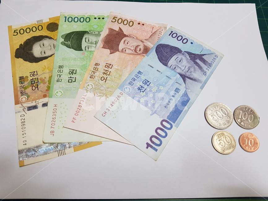 지폐,동전,돈,오만원,만원,오천원,천원,오백원,백원,오십원,십원,금융,돈,finance,banking,money