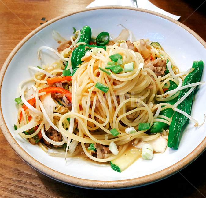 음식,파스타,알리오올리오,레스토랑,식당,맛있는,흰접시,저녁식사,점심식사,음식,식재료,요리,food,cook,meal,dishes,food reserves,면류,면요리,noodles,양식,서양음식,서양요리,western food,western dishes,western meal,western cook