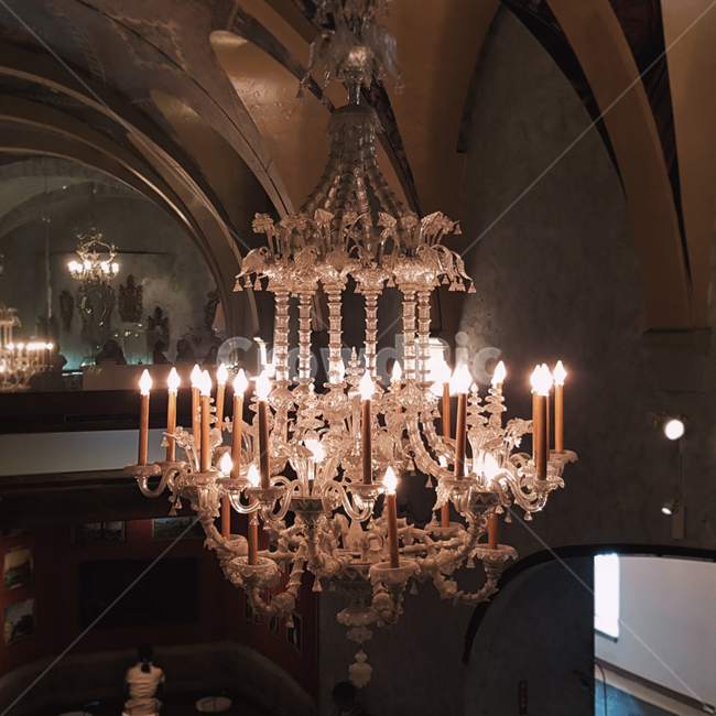 chandelier,샹들리에,lamp,램프,조명,light