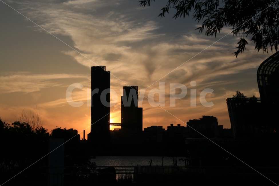 노을,세빛섬,석양,하늘,실루엣,한강,저녁,구름,색감,도시,풍경,city,landscape,실루엣,그림자,silhouette,shadow,nature,자연,outdoors,옥외,sky,dawn,새벽,red sky,붉은 하늘,dusk,황혼,sunset,일몰