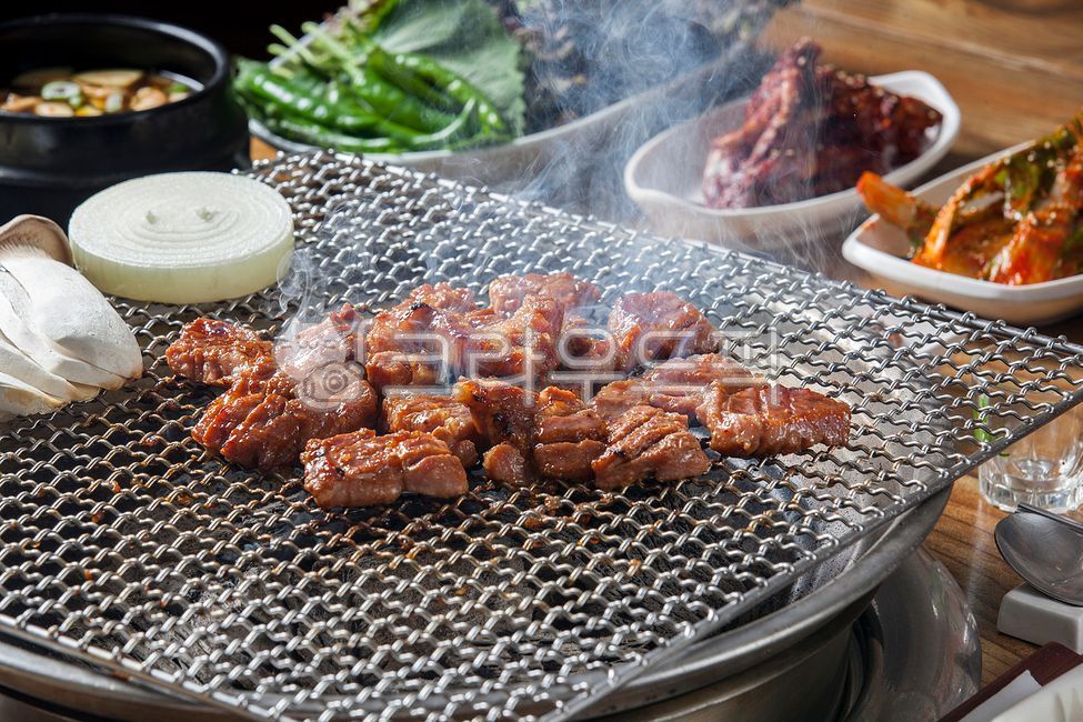 목살,목살양념구이,돼지고기,고기,양념갈비,목살양념,양념고기,양념목살구이,양념목살,숙성목살,목살숙성,고깃집,고기집,먹방,맛집,먹거리,구이,돼지구이,목살구이,양념돼지갈비,식당,식사,요리,음식,한국음식,한국요리,전통음식,food,한식,한정식,돼지목살구이,돼지목살,돼지갈비,숯불돼지갈비,음식,식재료,요리,food,cook,meal,dishes,food reserves