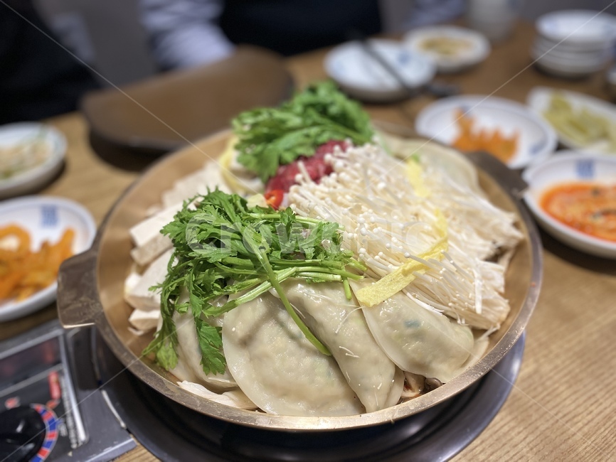 만두,만두전골,모임,연말,음식,음식,식재료,요리,food,cook,meal,dishes,food reserves,한식,한국음식,한국요리,korean food,korean dishes,korean meal,korean cook