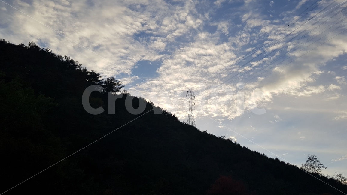하늘,풍경사진,저녁하늘,해가지는하루,가을산,자연,풍경,nature,landscape,한국자연풍경,한국자연경관,korea nature landscape,실루엣,그림자,silhouette,shadow,cable,케이블,power lines,전력선,electric transmission tower,송전탑