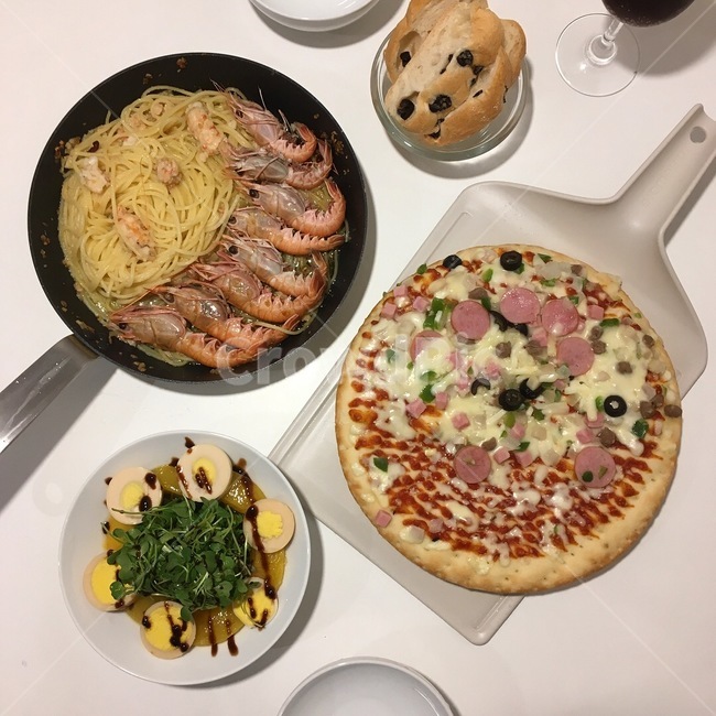 파스타,피자,샐러드,스콘,식탁,음식,식재료,요리,food,cook,meal,dishes,food reserves,양식,서양음식,서양요리,western food,western dishes,western meal,western cook