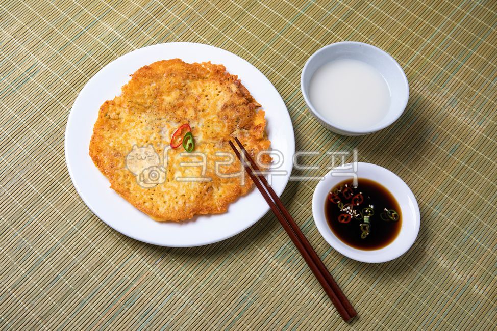 전,녹두전,해물녹두전,막걸리,음식,간식,식사,요리,전통음식,간식류,디저트,mungbeanpancake,seafoodmungbeanpancak,국민간식,food,cooking,snack,snacks,traditionalfood,mationalsnack,간장,soysauce,소스,sauce,음식,식재료,요리,food,cook,meal,dishes,food reserves