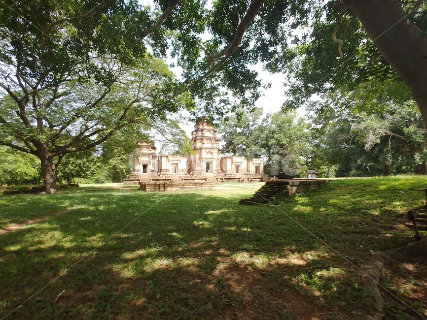 ceiling,sunlight,Southeast Asia,Cambodia,pyramid,secret,building,Angkor Wat