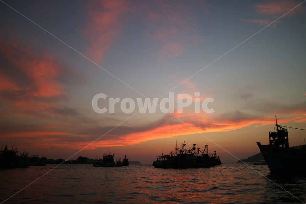 노을,바다,배,해질녘,선셋,하늘,sunset,sky,ship,실루엣,산업,industry,industrial,어업,fishery,fishing industry