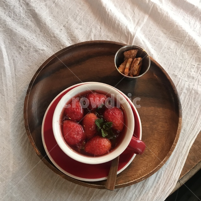 카페,감성,딸기,차,음료,과자,strawberry