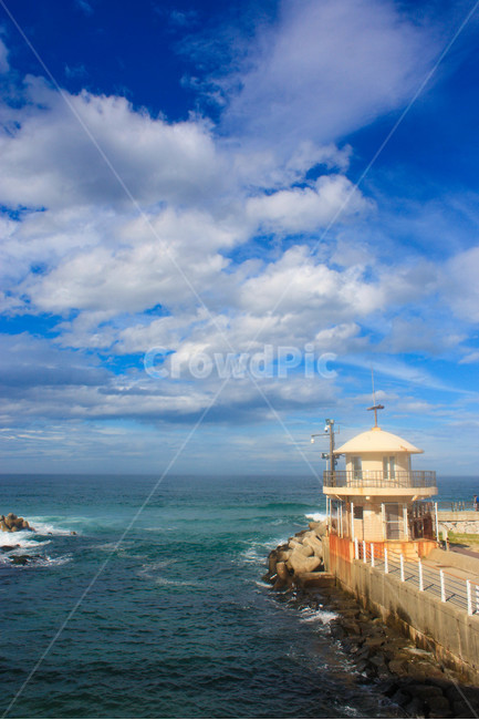 바다,해변,강릉,강문해변,등대,바닷가,동해,하늘,구름,파도,beach,풍경,자연