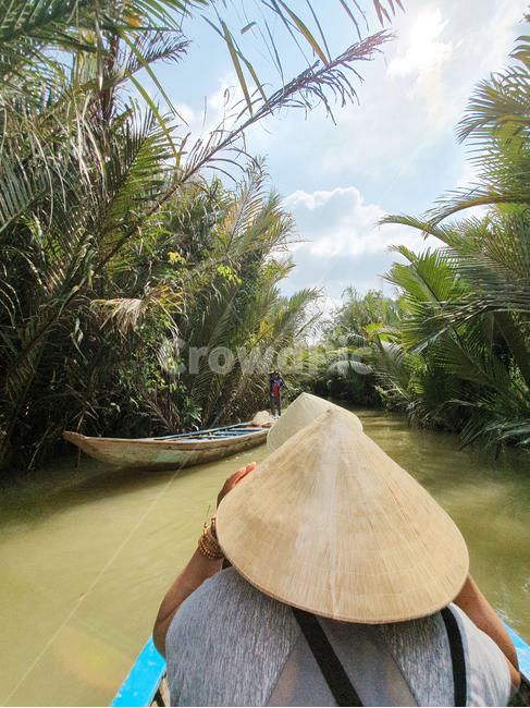 메콩강투어,메콩강,야자숲,노젓는배,canoe,rowboat,농,베트남농,동남아여행,베트남,하늘,강,베트남교통수단,카누,보트,이국적인,이국적인풍경,동남아풍경