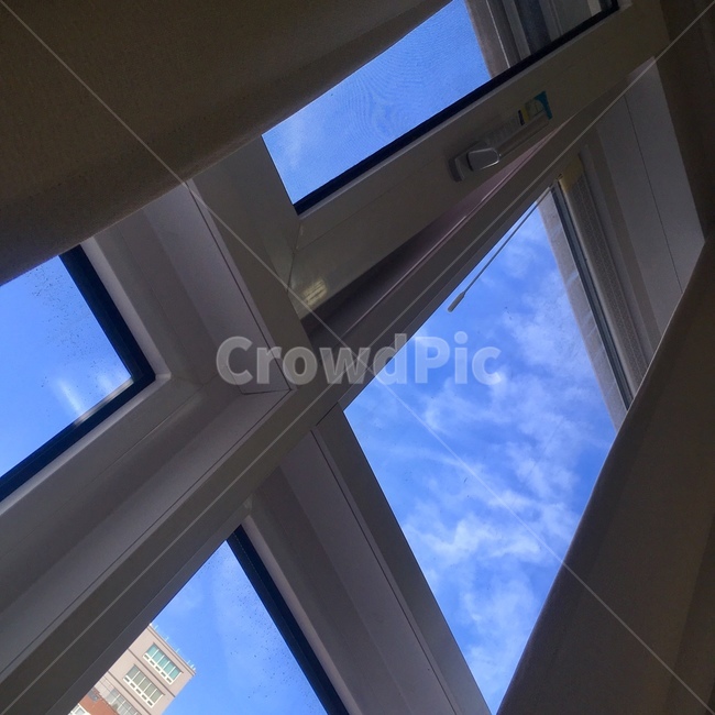 architecture,건축물,building,건물,window,창문,skylight,스카이라이트,하늘,풍경