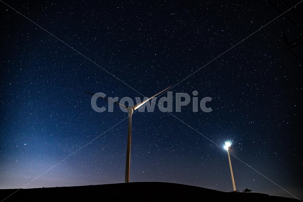 바람개비,풍차,은하수,별,우주,천문학,밤,불빛,야경,밤,풍경,nightscape,night,landscape,에너지산업,energy industry,engine,엔진,motor,모터,machine,기계