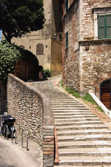 골목,계단,오르막,내리막,이탈리아,해외,여행,외국,느낌,분위기,street,italy,perugia,travel,trip,atmosphere,stairs,도시,풍경,city,landscape,해외,외국,세계,foreign,oversea,world,세계도시풍경,해외도시풍경,외국도시풍경,world cityscape,건축물,건물외관,exterior,building,structure,architecture,construction,walkway,보도,path,통로,flagstone,판석