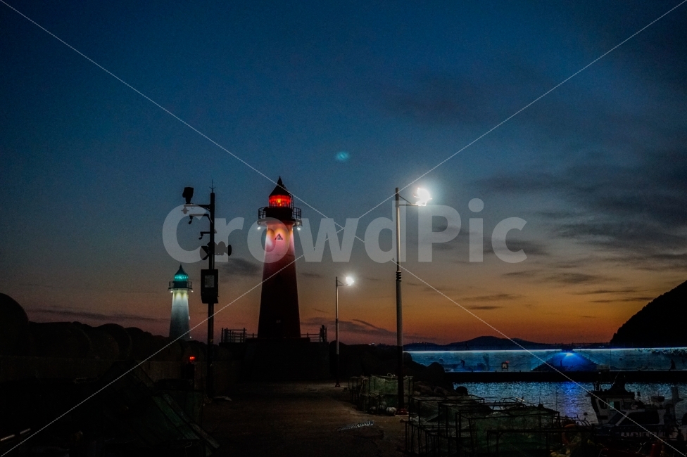청사포,등대,노을,여행,바다,등대,lighthouse,야경,밤,풍경,nightscape,night,landscape,감성,sensible,feeling,색깔,색상,색채,색감,color sense,color sensitivity,feeling of color,architecture,건축물,building,건물,tower,탑