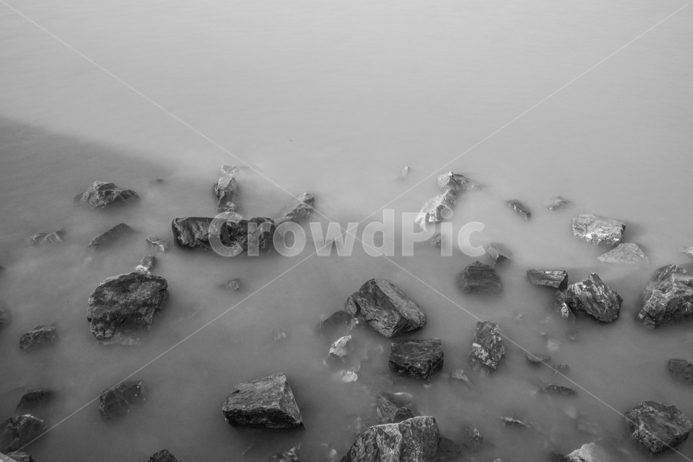 바다,바닷물,돌,장노출,감성,자연,풍경,nature,landscape,흑백,모노톤,monochrome,black and white
