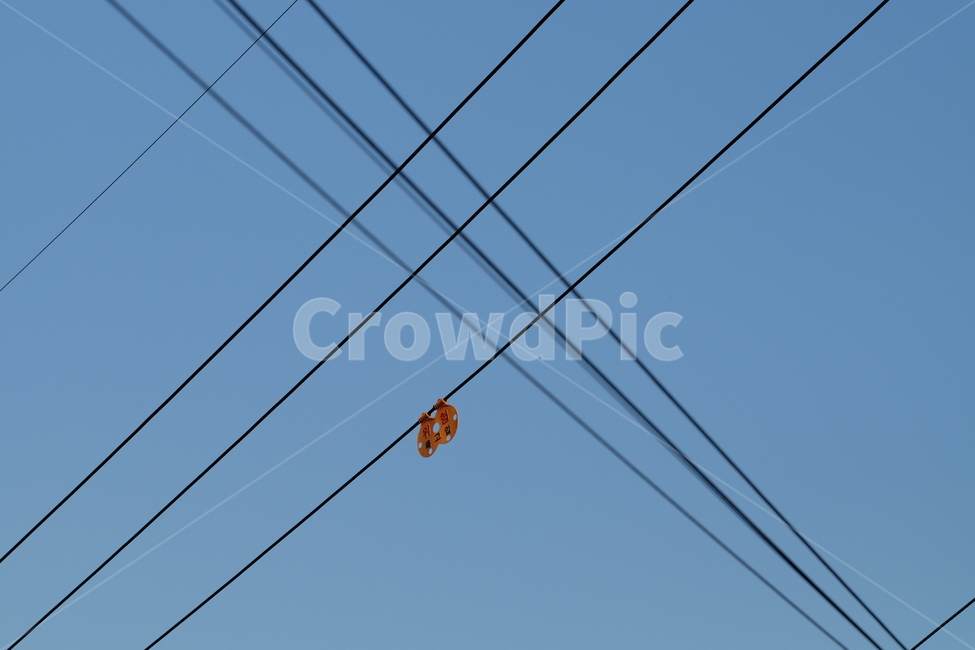 크로스,x,전기줄,풍경,하늘,sky,cross,위험,전기,스치다,만나다,통과,에너지산업,energy industry