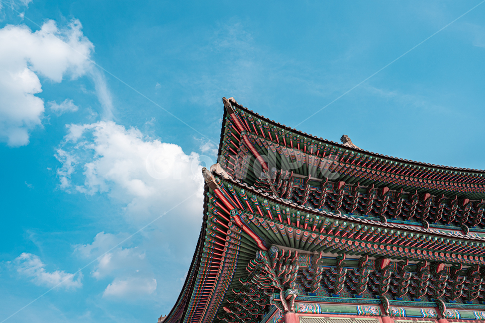 경복궁,근정전,고궁,궁,궁궐,문화재,문화유산,지붕,하늘,여름,건물,건축물,한국전통,한국문화,korean traditional,korean culture,건축물,건물외관,exterior,building,structure,architecture,construction