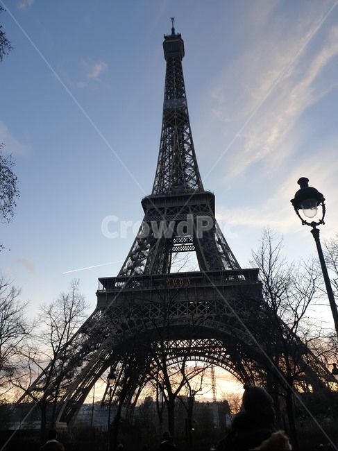 tower,탑,building,건물,건축물,뾰족한탑,에펠탑,파리,랜드마크,landmark,tourist attraction,세계랜드마크,해외랜드마크,외국랜드마크,world landmark,world tourist attraction